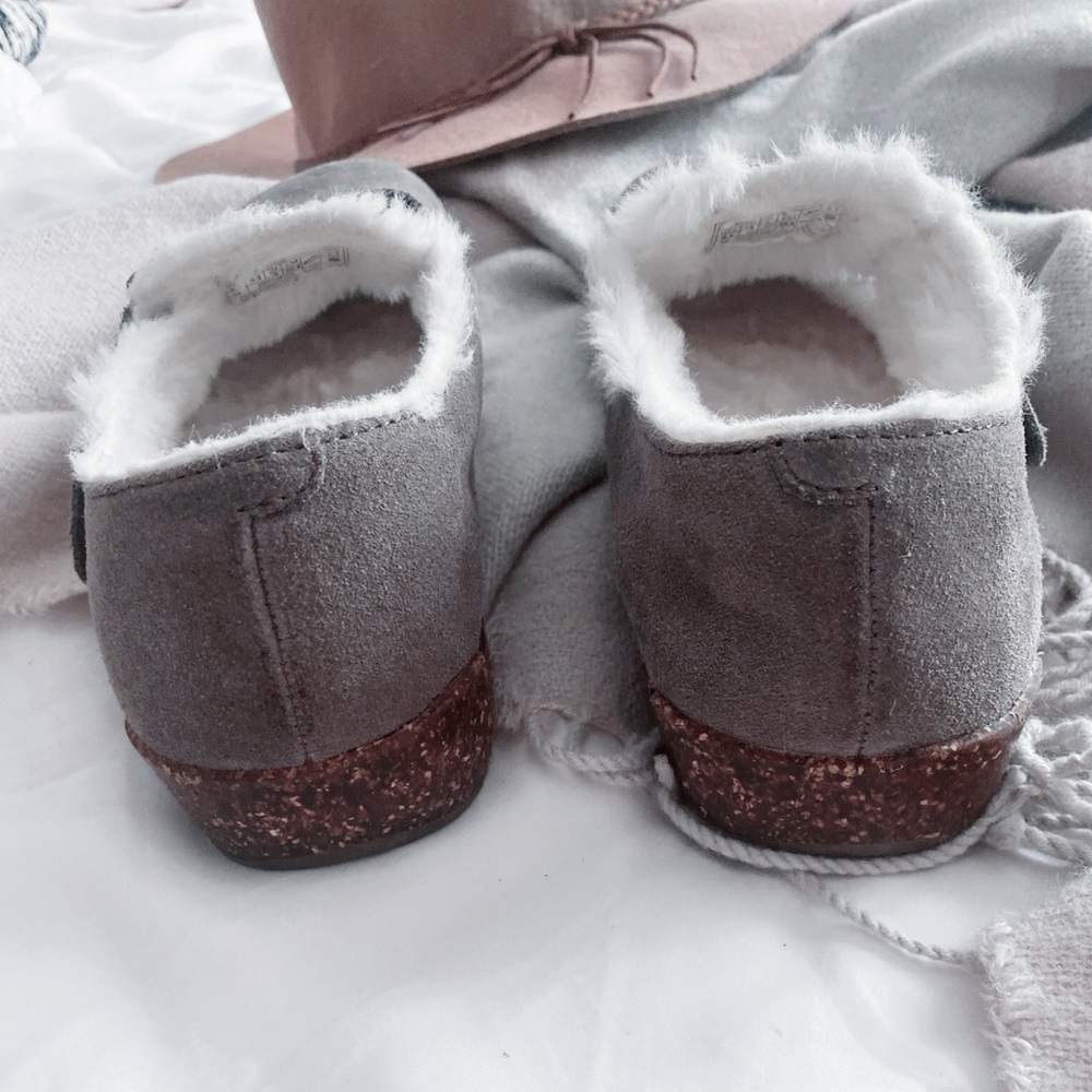 Earth Origins Aurora Jade Faux Fur Lined Suede Slip On Clogs - Picture 9 of 13